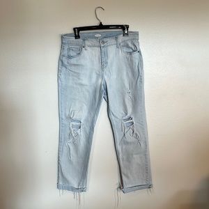 Old Navy Boyfriend Mid-rise Jeans. Cropped ankle fit. Size 6.